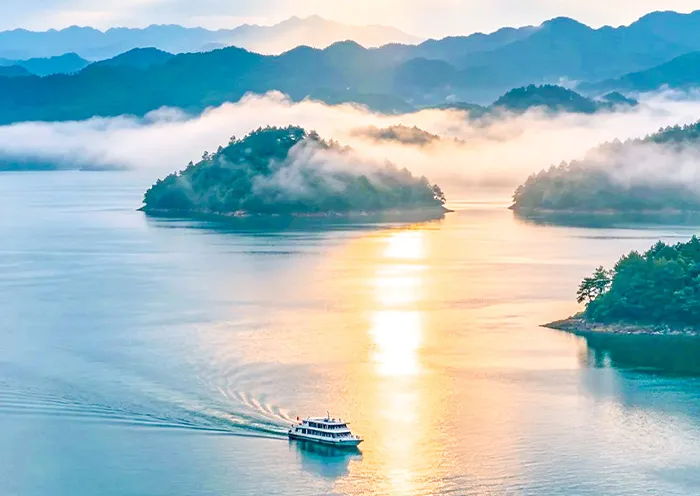 Experience Tranquility and Wonder on a One-Day Hangzhou Vacation to Qingshan Lake National Forest Park